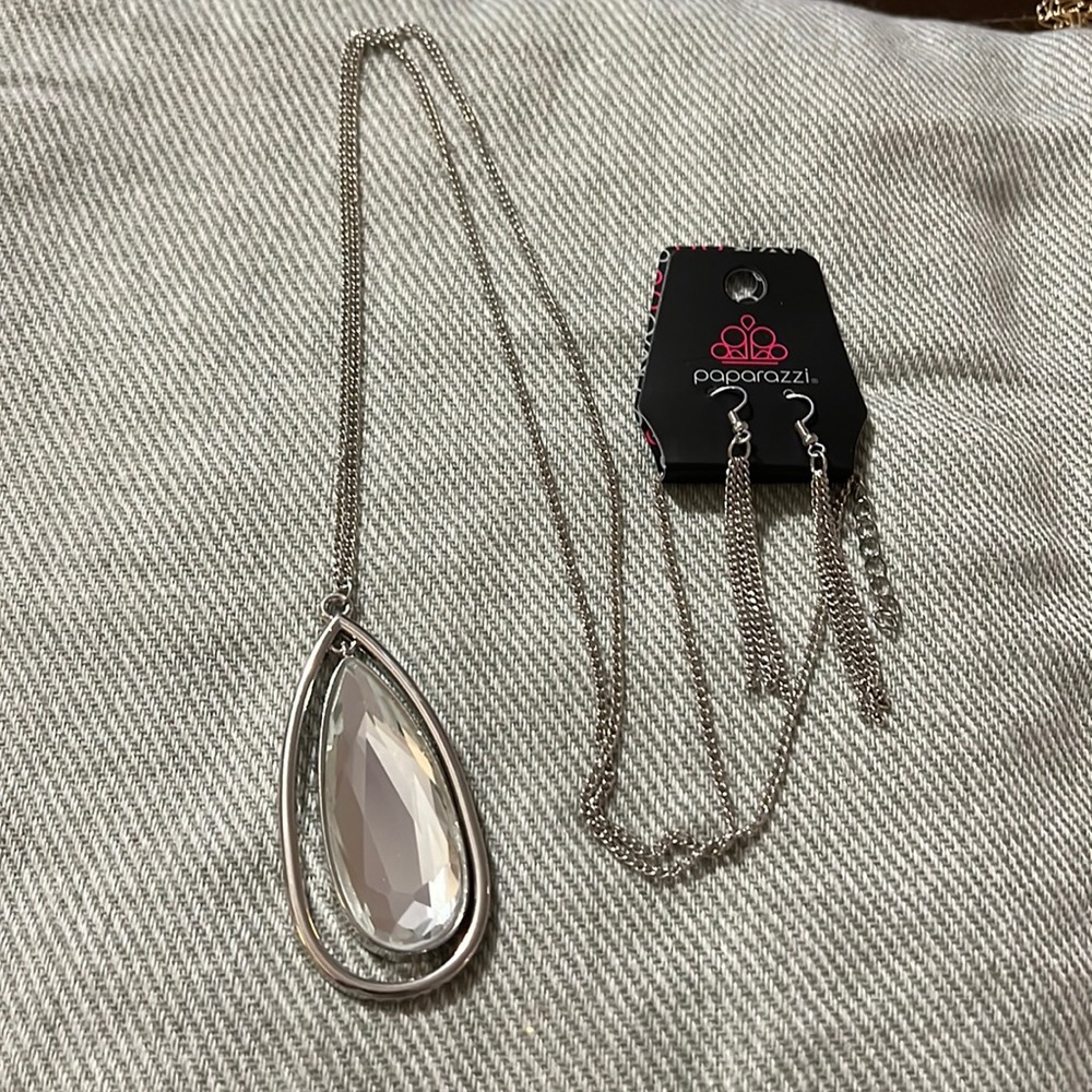 Paparazzi Earrings and Necklace Set